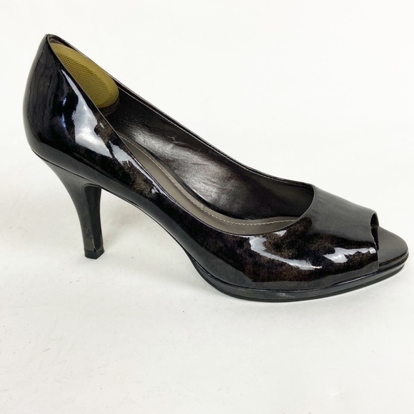 Alex Marie Cashmere Pansy Grey Patent Leather Stiletto Peep Toe Heel Pumps - Picture 1 of 16